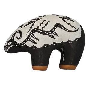 Navajo Acoma New Mexico Pottery Bear 6X4 Inches